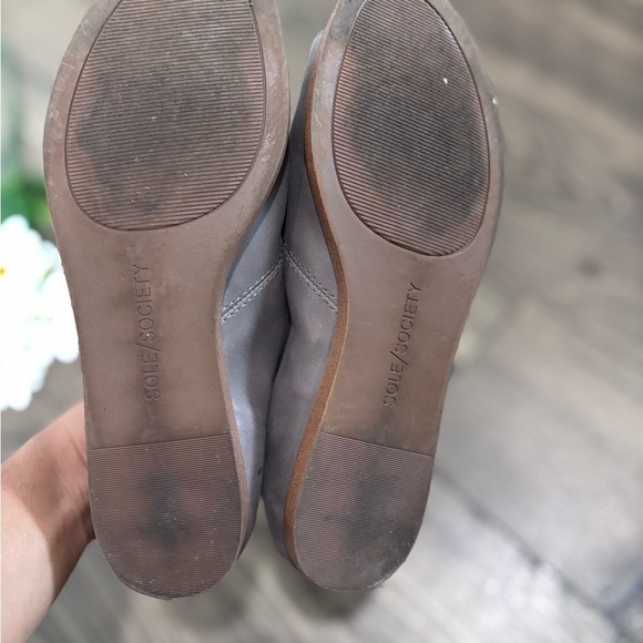 Sole Society Women's Taupe and Cognac Open-Toe Flats - Picture 3 of 4